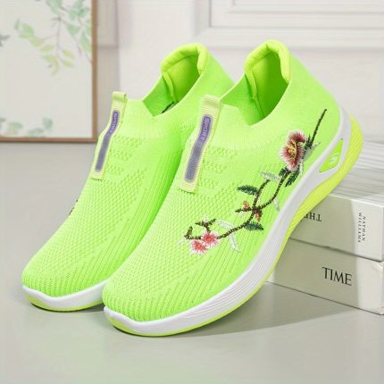 Sports Shoes