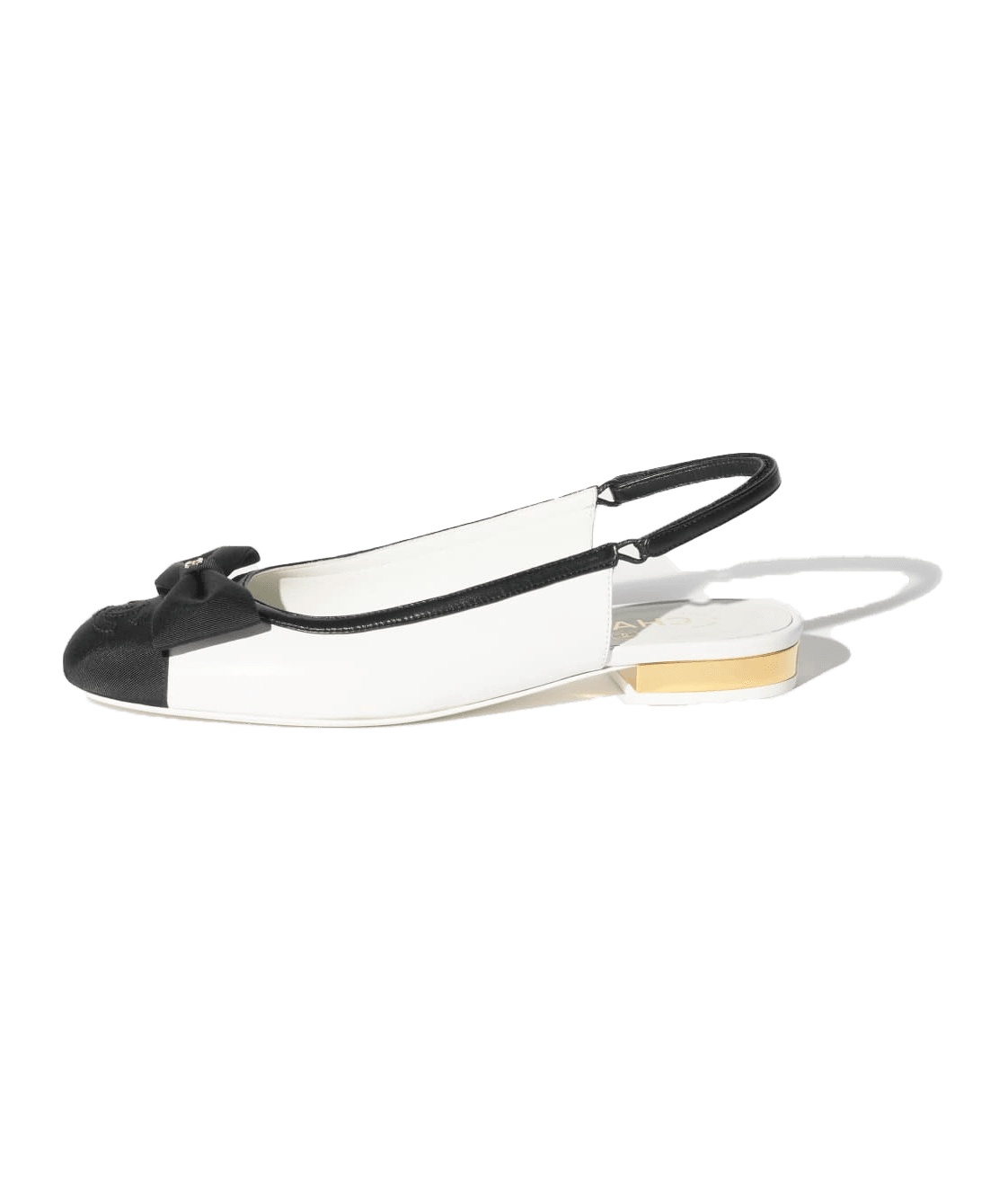 slingbacks-white-black-lambskin-grosgrain-lambskin-grosgrain-packshot-artistique-vue1-g45689b16595nx.jpg