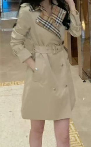 Faceți clic pentru a vizualiza ecranul complet Short Check Collar Gabardine Trench Coat photo review