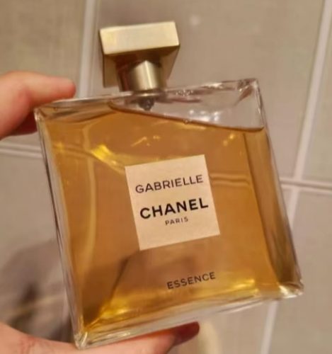 Clicca per visualizzare a schermo intero Gabrielle Chanel Essence photo review