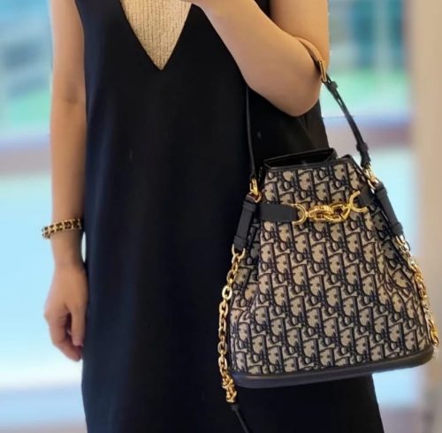 點擊看全螢幕 Medium C'est Dior Bag photo review