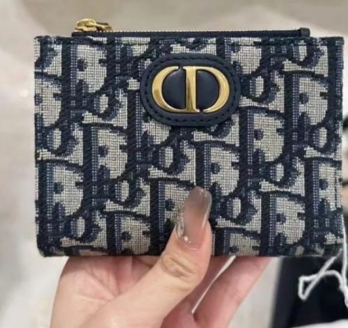 30 Montaigne Dahlia Wallet photo review
