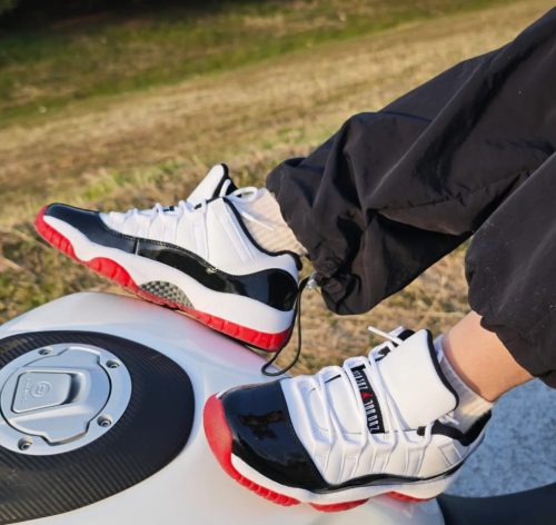 Air Jordan 11 Retro Low 'Concord-Bred' photo review