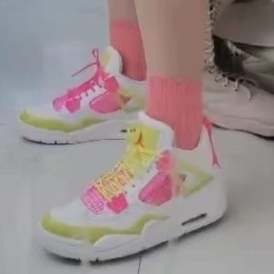 Air Jordan 4 Retro 'Lemon Venom' photo review