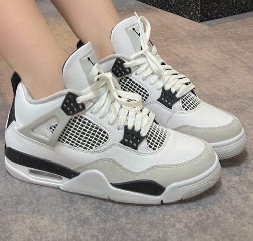 Air Jordan 4 Retro 'Military Black' photo review