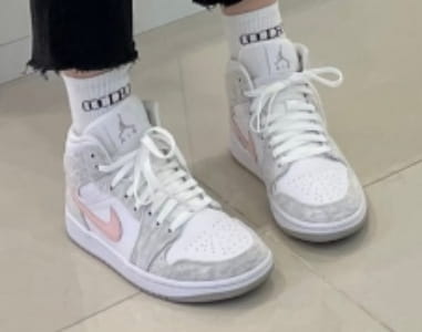 Air Jordan 1 Mid SE Light Iron Ore photo review