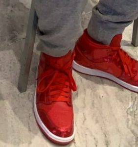 Air Jordan 1 Mid SE University Red Pomegranate photo review