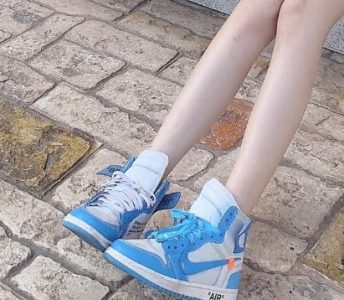 Air Jordan 1 Retro High Off-White University Blue photo review