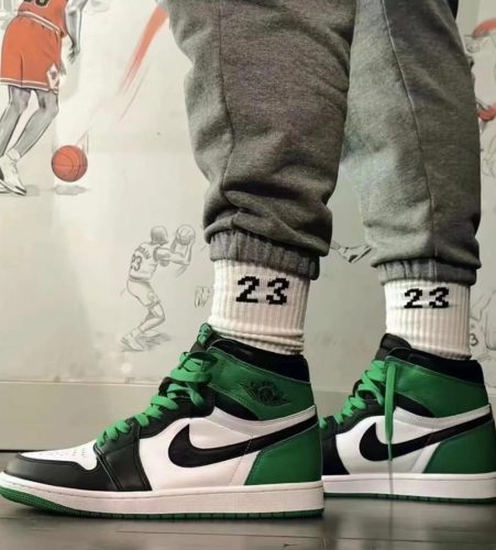 Air Jordan 1 Retro High OG Lucky Green photo review