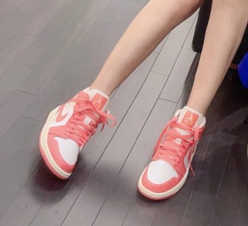 Air Jordan 1 Mid Strawberries and Cream photo review